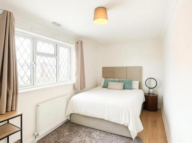 House for sale in Motspur Park, Greater London