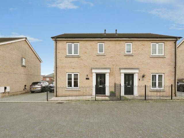 House for sale in Pineham, Dover