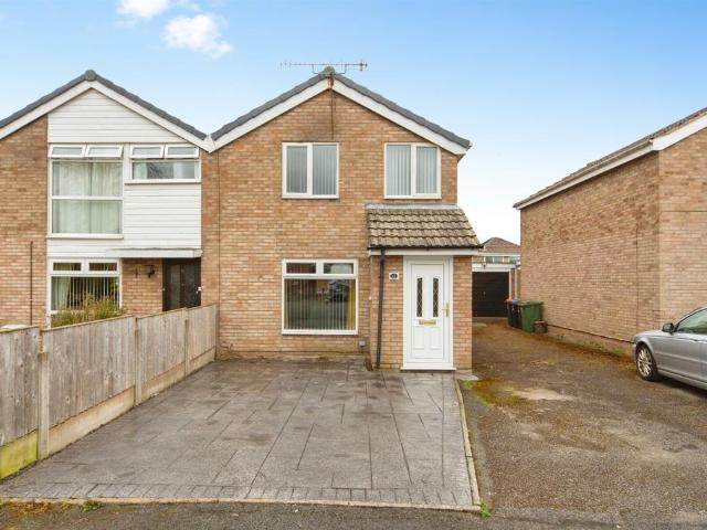 House for sale in Elton