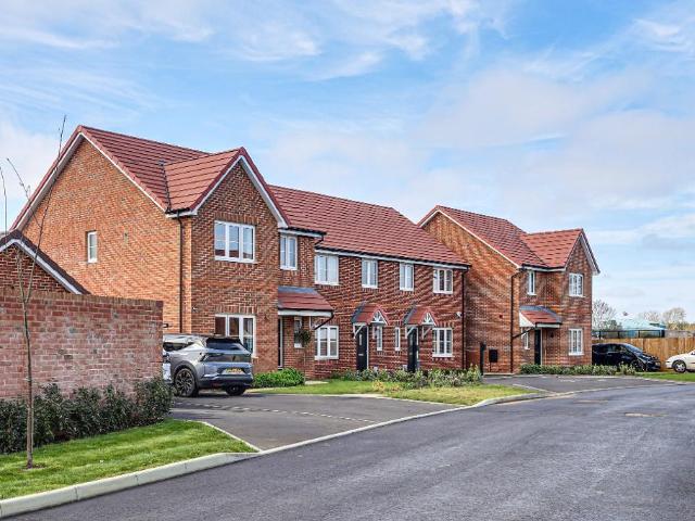 House for sale in Hillview, Surrey