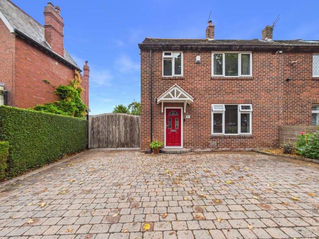 House for sale in Purston Jaglin, West Yorkshire