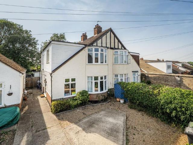 House for sale in Henlow, Bedfordshire