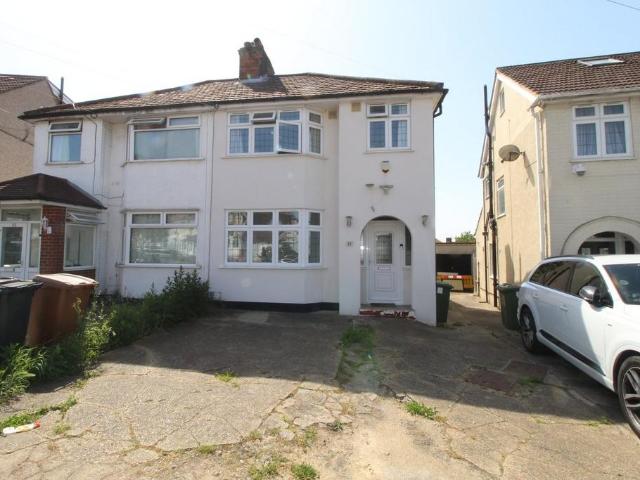 House for sale in South Stanmore, Greater London