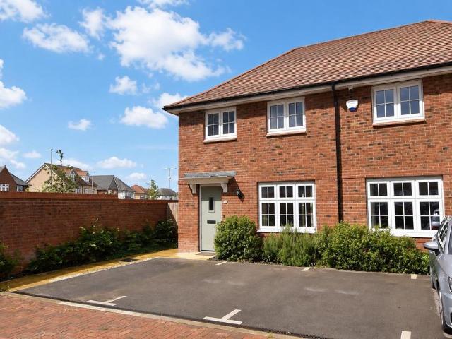 House for sale in Leighton-Linslade, Leighton Buzzard