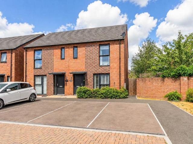 House for sale in Glan Llyn, Wales