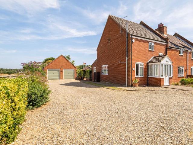 House for sale in Stokesby, Norfolk
