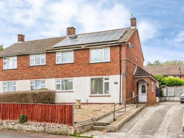 House for sale in Penhill, Swindon