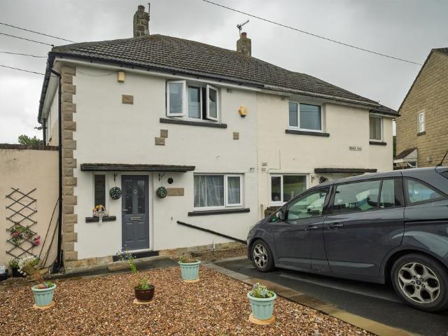 House for sale in Cottingley, West Yorkshire
