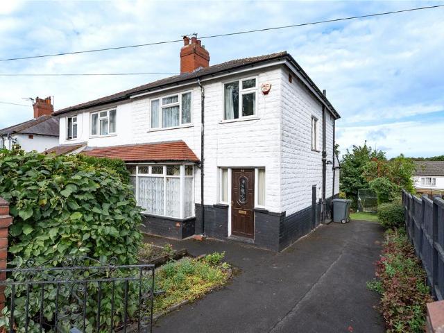 House for sale in Oakwood, West Yorkshire