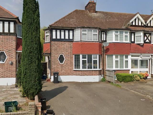 House for sale in Woodford Bridge, Greater London