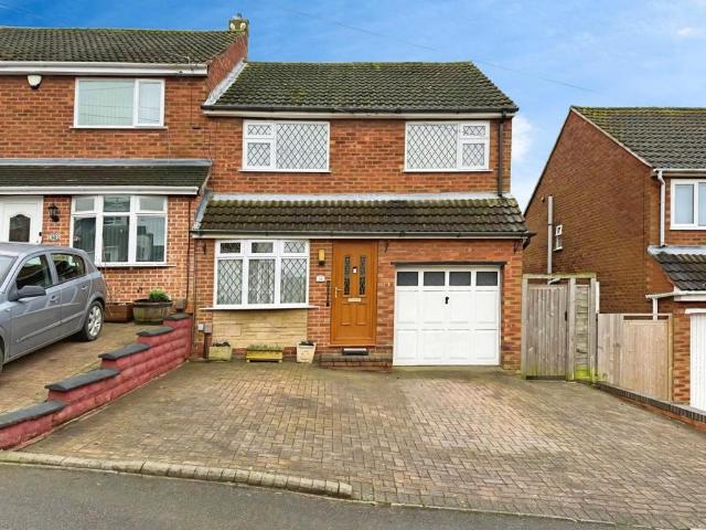 House for sale in Kettlebrook, Staffordshire
