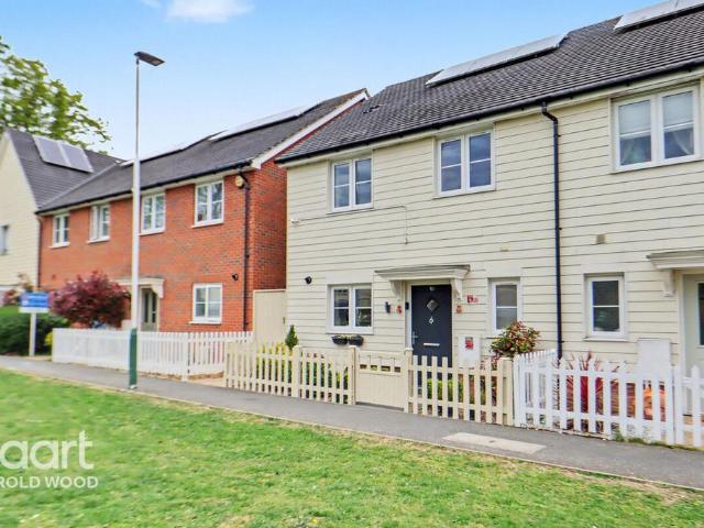 House for sale in Harold Hill, Greater London