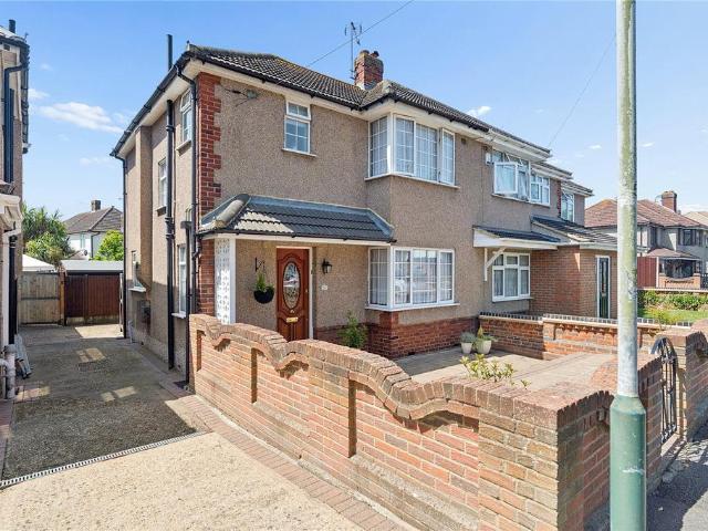 House for sale in Elm Park, Greater London