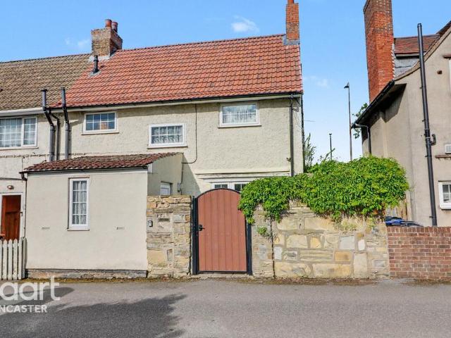 House for sale in Woodlands, South Yorkshire