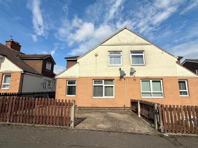 House for sale in New Humberstone, Leicester