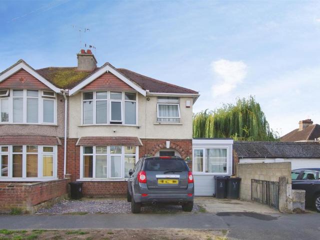 House for sale in Walcot West, Swindon
