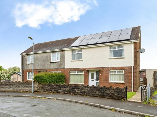 House for sale in Llannon, Tumble