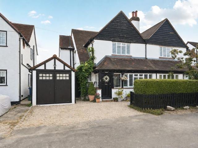 House for sale in Chalfont St. Peter, Denham