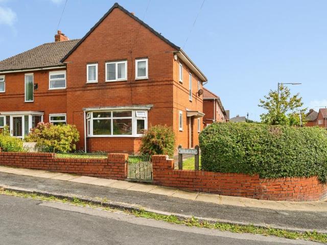 House for sale in Daisy Hill, Bolton