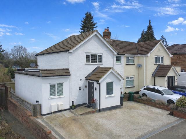 House for sale in Batchworth, Hertfordshire