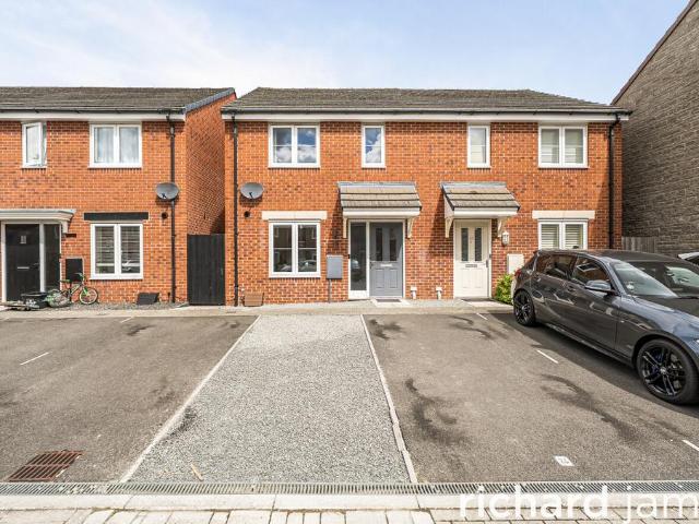 House for sale in Ridgeway Farm, Purton