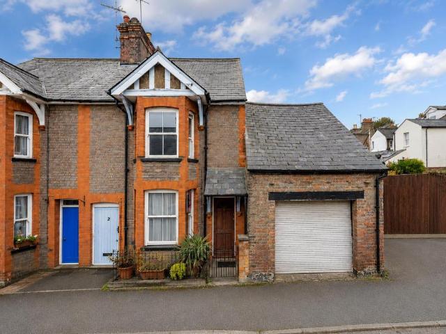 House for sale in Ashlyns Estate, Pouchen End
