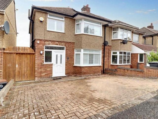 House for sale in Hart Hill, Luton