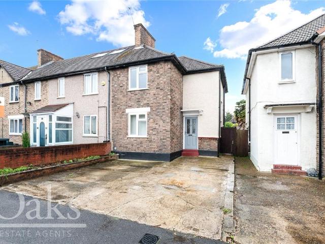 House for sale in London Borough of Merton, Mitcham
