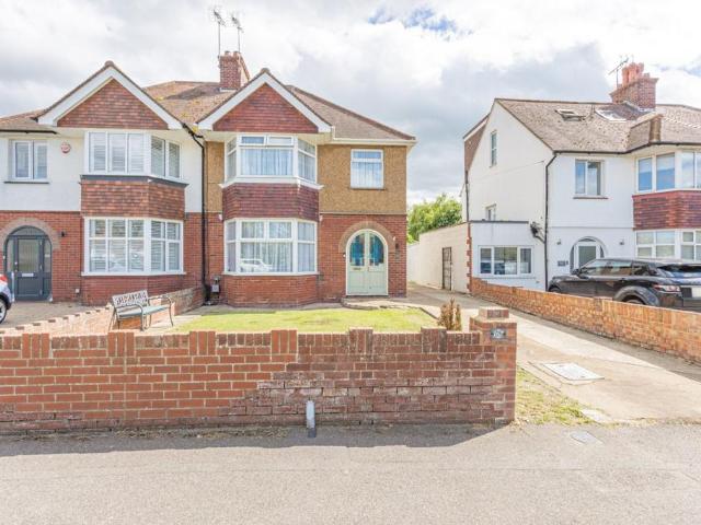 House for sale in Acol, Kent