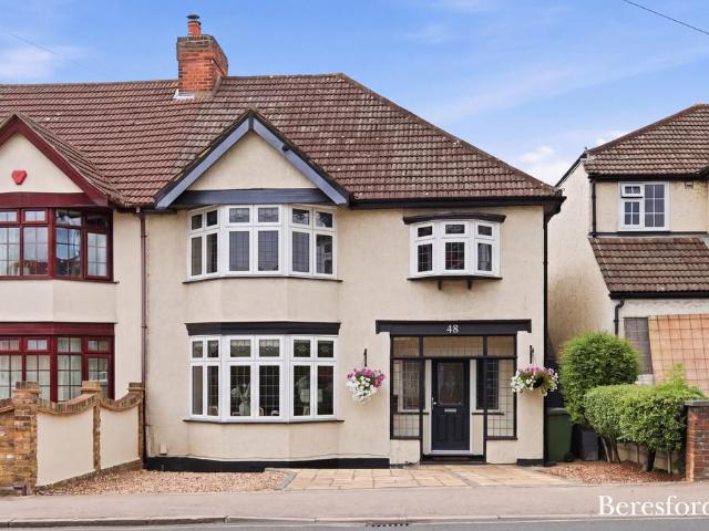 House for sale in Gidea Park, Greater London