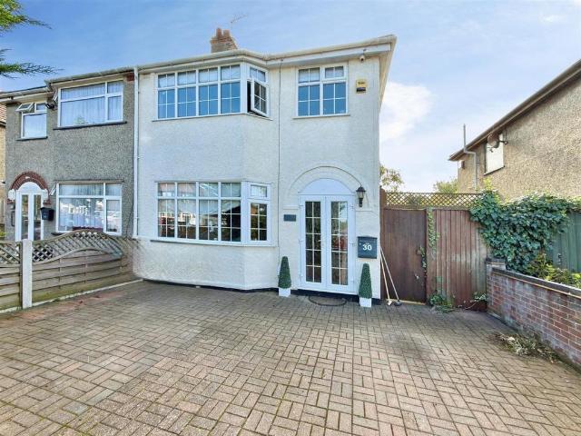 House for sale in Oulton Broad, East Suffolk