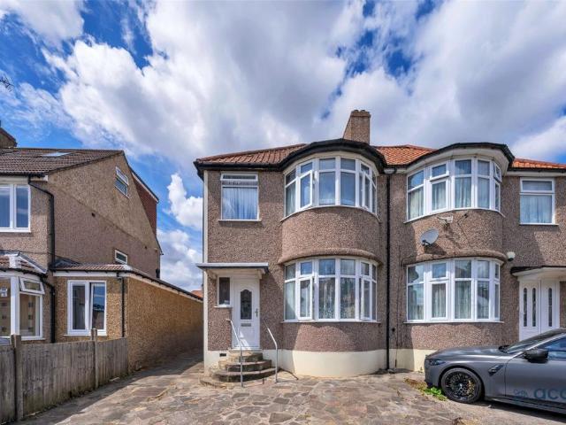 House for sale in Kingsbury, Greater London