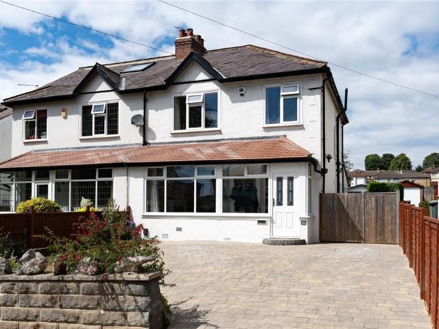 House for sale in Farsley, West Yorkshire