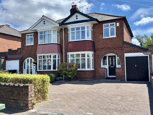 House for sale in Lapal, West Midlands