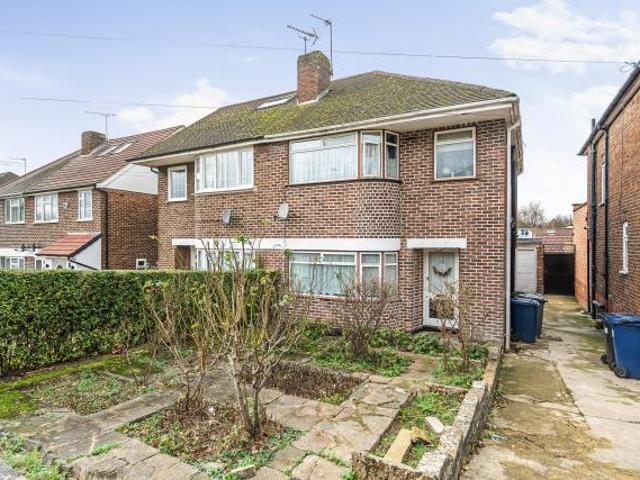 House for sale in Mill Hill, Greater London