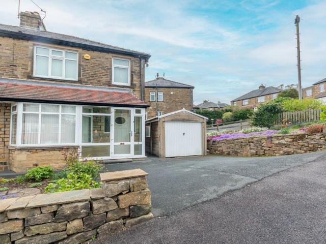 House for sale in Cottingley, West Yorkshire