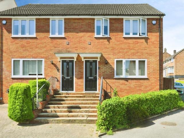 House for sale in Counters End, Pouchen End