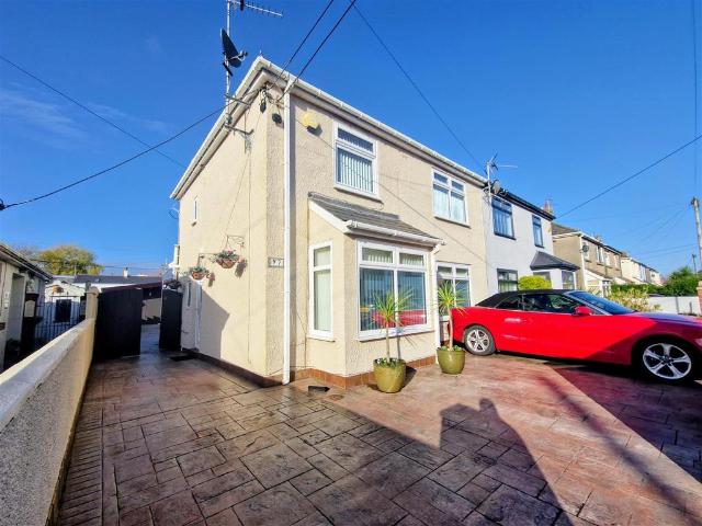 House for sale in Porthcawl, Newton