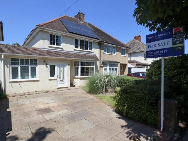 House for sale in London Borough of Croydon, Greater London