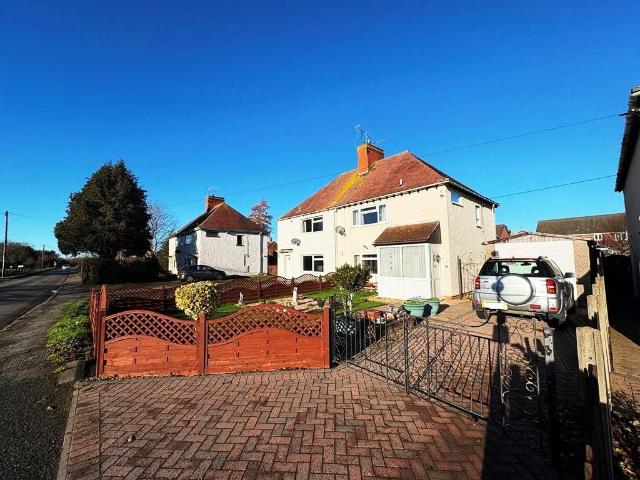 House for sale in Crookhill, Worcestershire