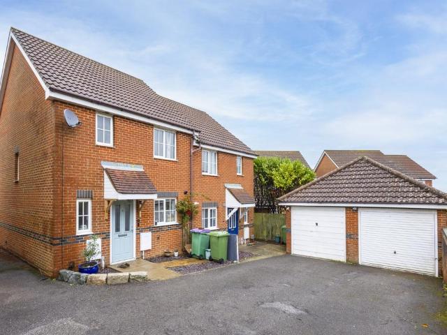 House for sale in Hawkinge, Folkestone
