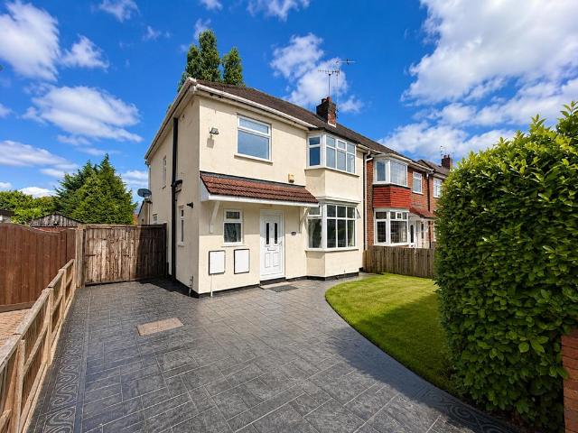 House for sale in Fallings Park, Park Village