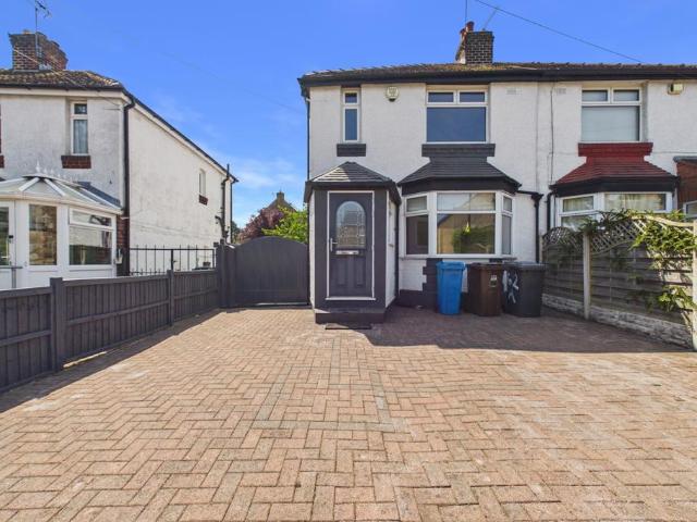 House for sale in Meadowhead, South Yorkshire
