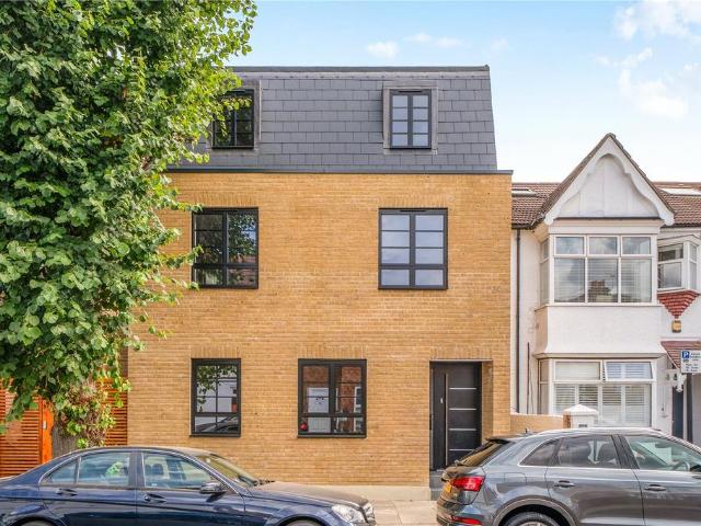 House for sale in London Borough of Ealing, Hanwell