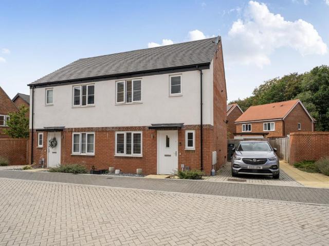 House for sale in Hounsome Fields, Priest Down