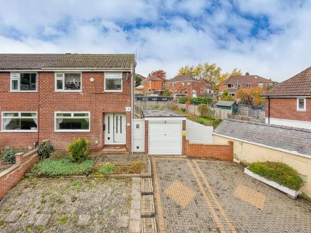 House for sale in Gildersome, West Yorkshire