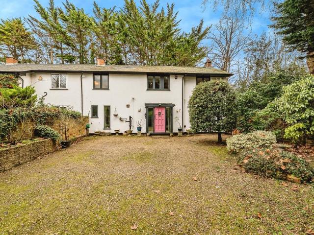 House for sale in Swallow, Buckinghamshire