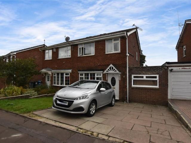 House for sale in Wardle, Burnedge