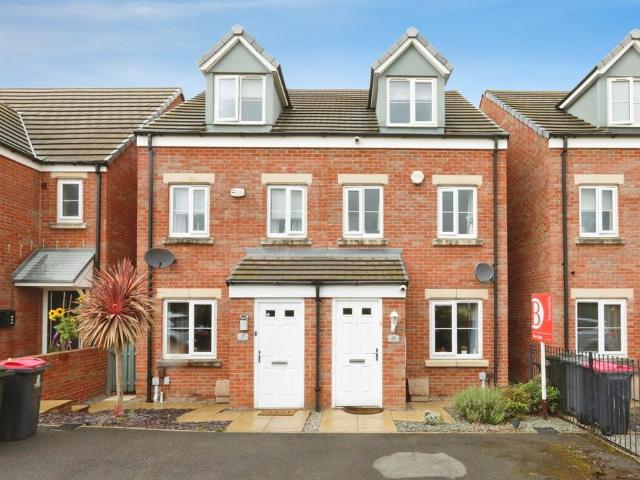 House for sale in Laughton Common, Thurcroft