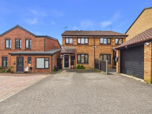House for sale in Greater London